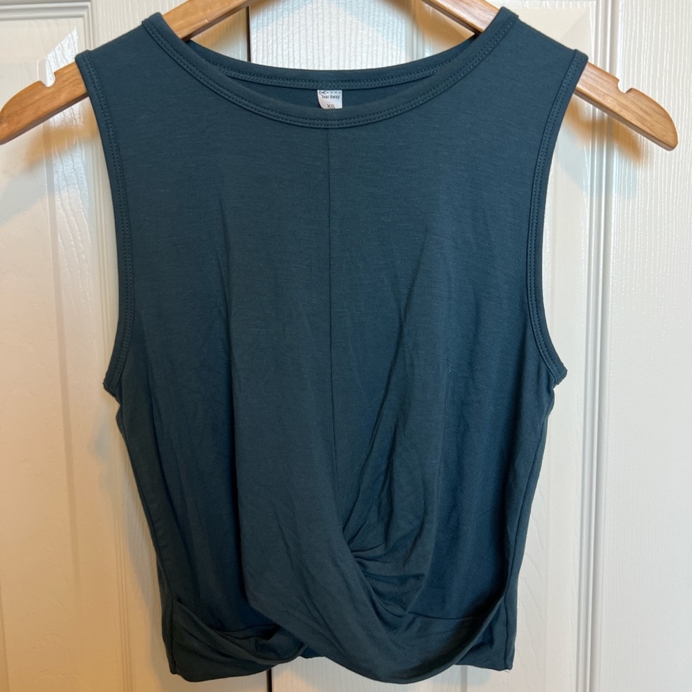 Alo yoga top
